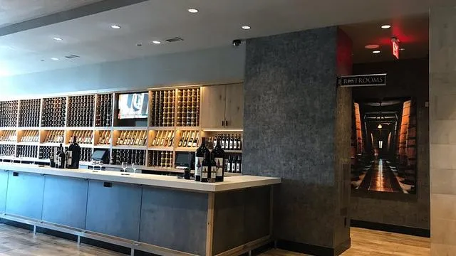 Cooper's Hawk Winery & Restaurant- Troy