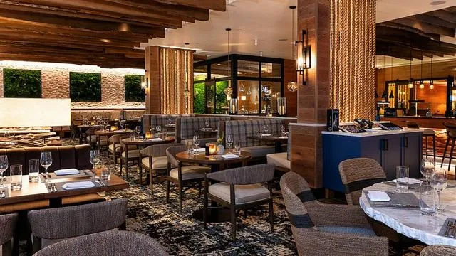 Drift Kitchen & Bar - Opal Grand Resort