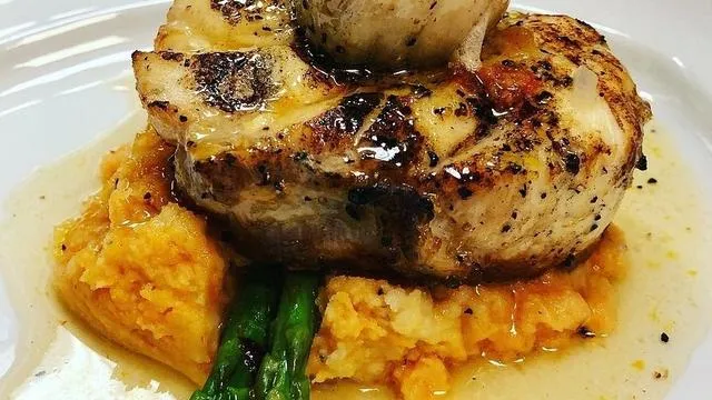 J&J Seafood Bar and Grill